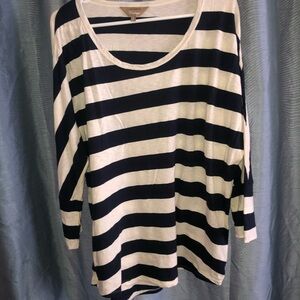 Denver Hayes Striped Navy and White Women's Top- lg 28” new or like new